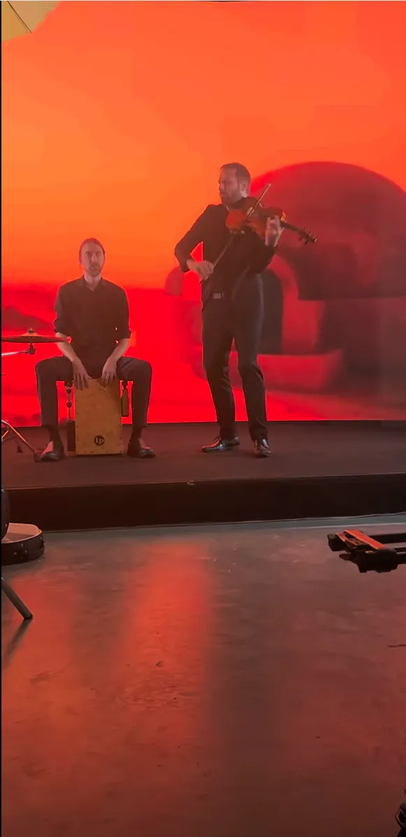 Thomas Beckman 与 JK Plett：LED 墙上的星战音乐演奏，现场照片 3