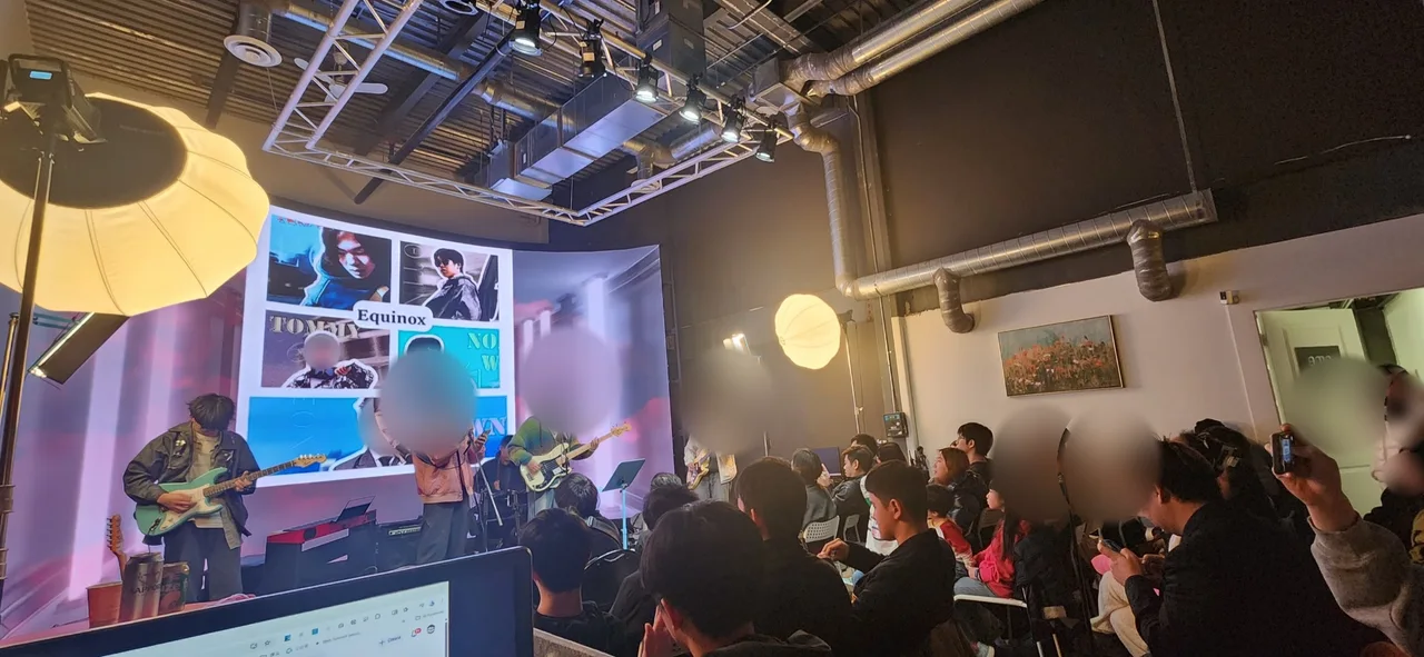 Event spaces: stage content & audience layout · studio production photograph 2
