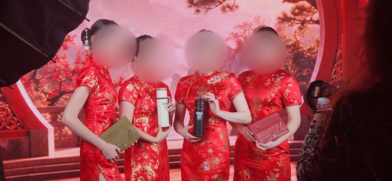 DIKO drinkware commercial · studio production photograph 3
